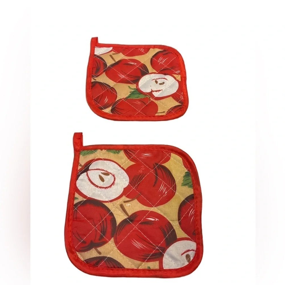 Red Apple Print Pot Holders set of 2
